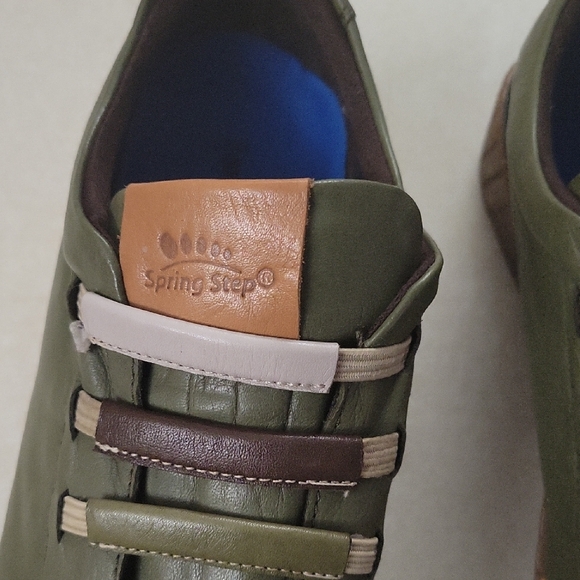 Spring Step Olive Green Leather Flats - Picture 2 of 11